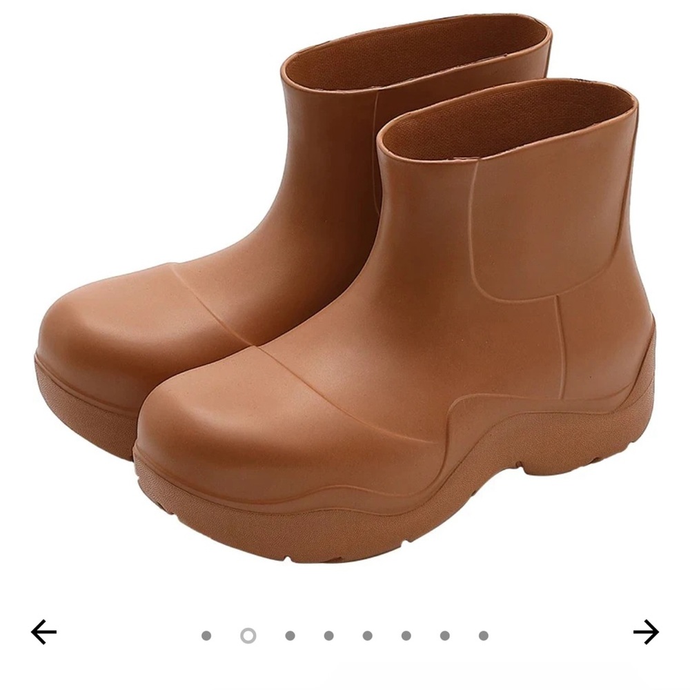 The Ankle-High Waterproof Boots- good for sock layering cold wearther or fall